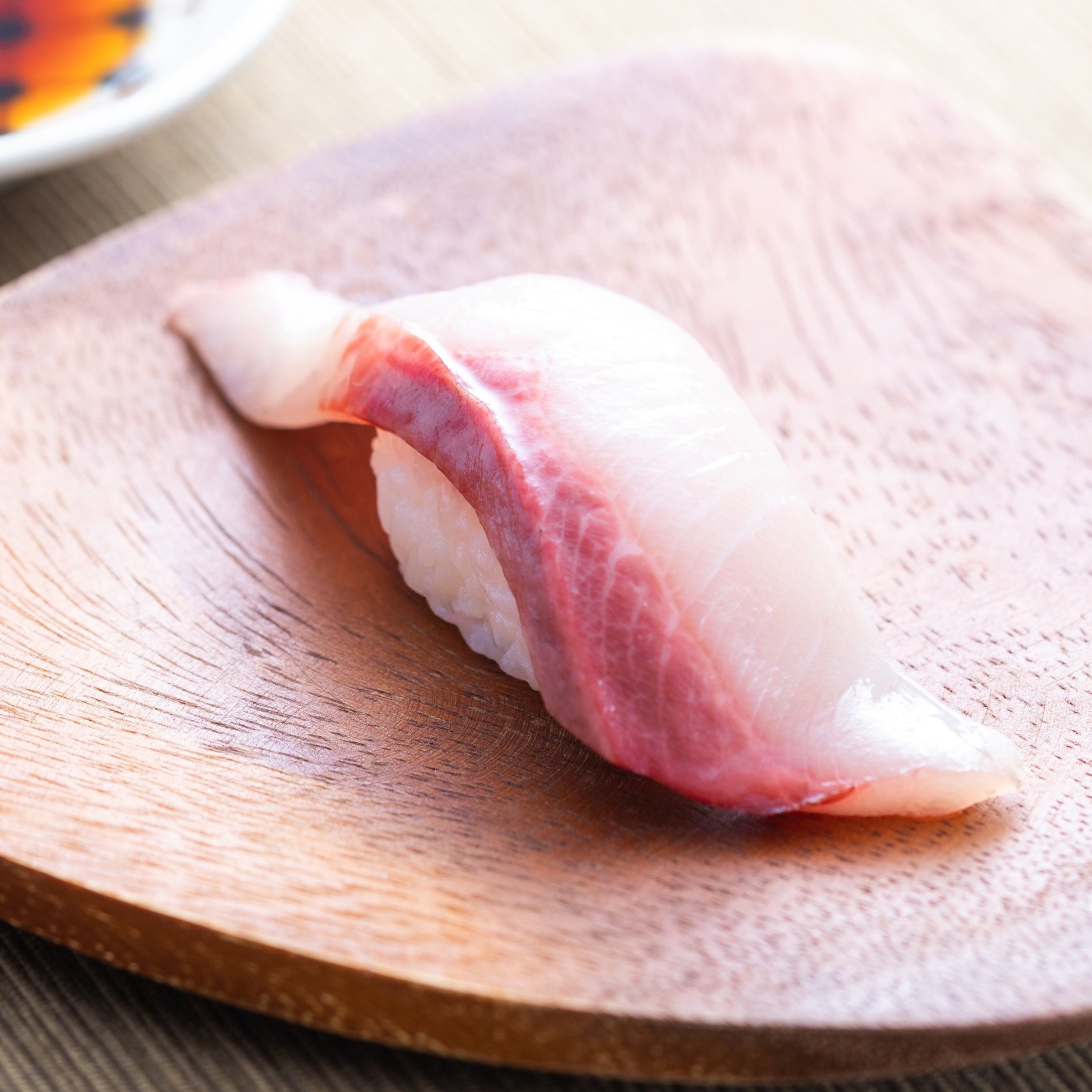 四款秋日限定壽司，採用日本食材，每件HK$15至HK$22。