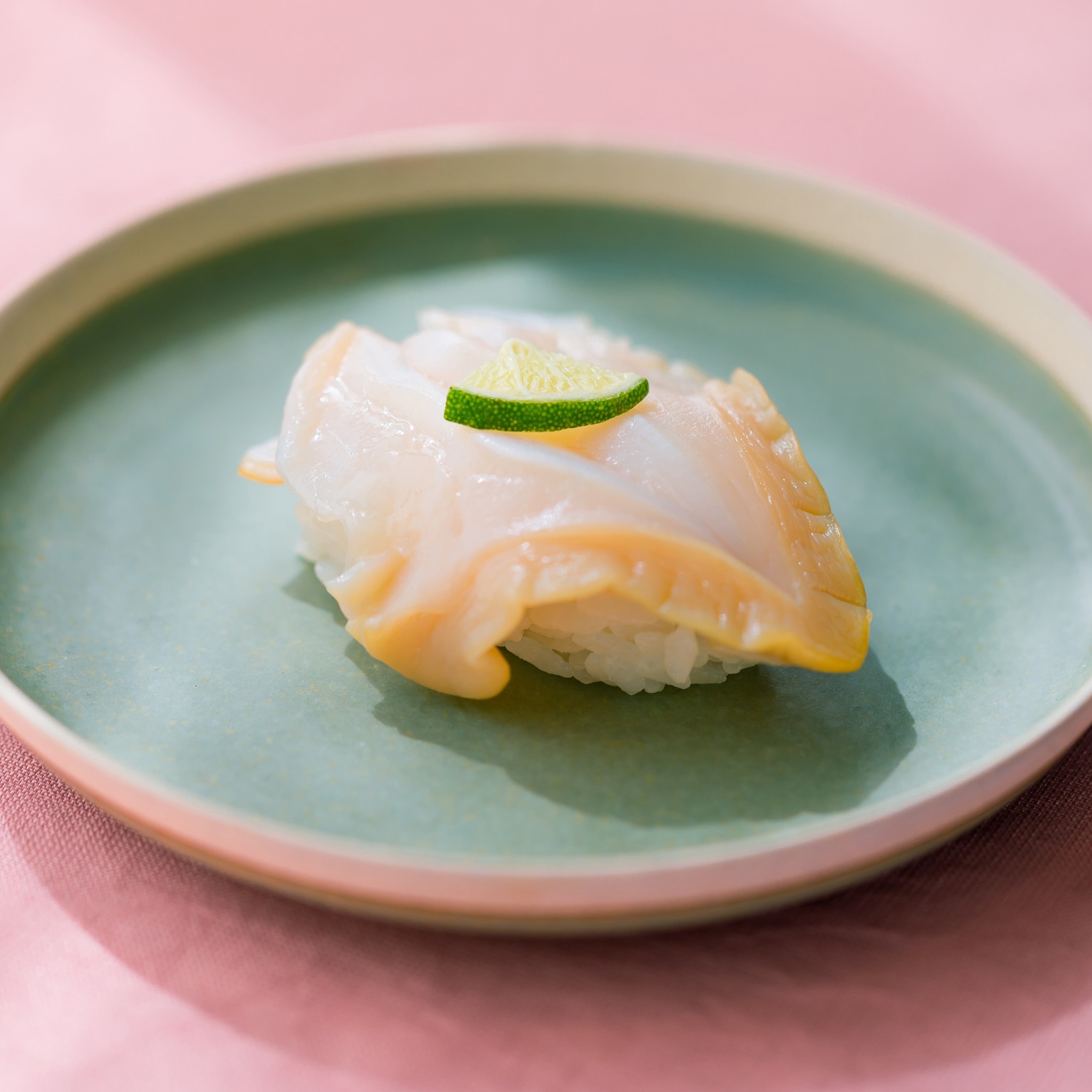 四款秋日限定壽司，採用日本食材，每件HK$15至HK$22。