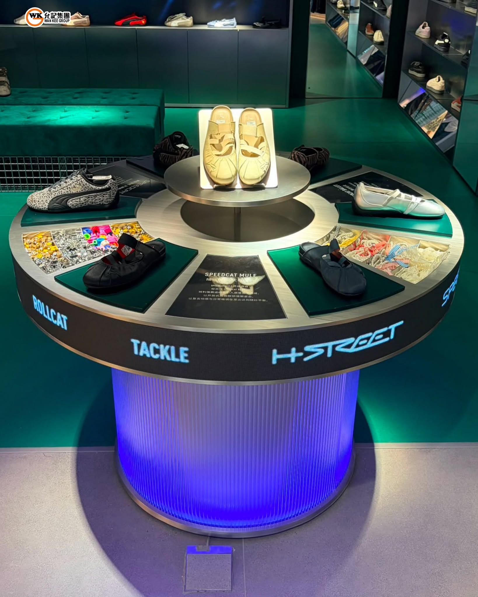 Free shoe accessory with purchase of designated shoes for HK$1,200 or above. Limited quantity.