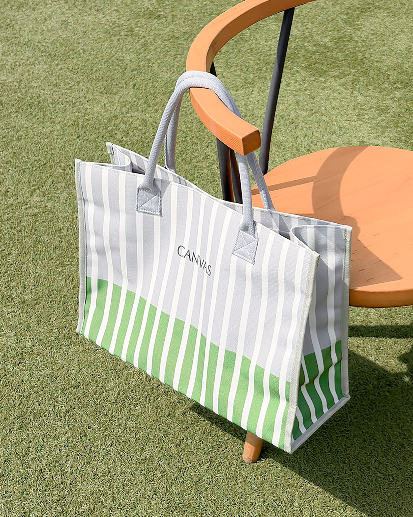 Spend HK$680 to receive CANVAS striped canvas tote and small pouch (combined value HK$660).