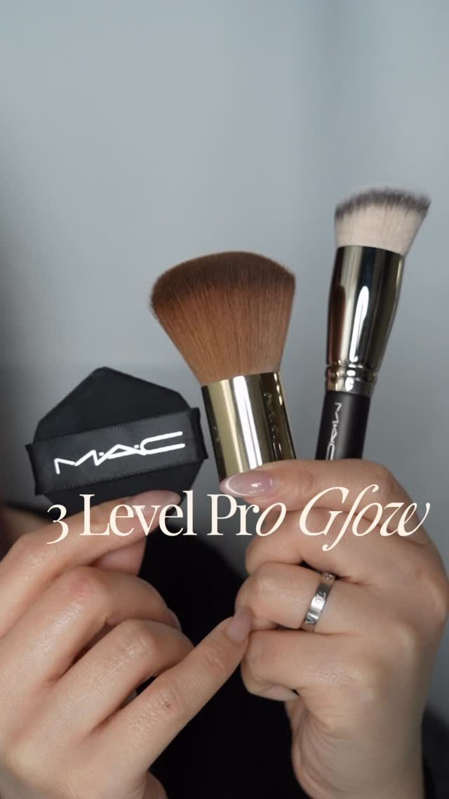 Free limited-edition Kabuki Brush with Studio Radiance Cushion Foundation purchase. Signature brushes available separately.