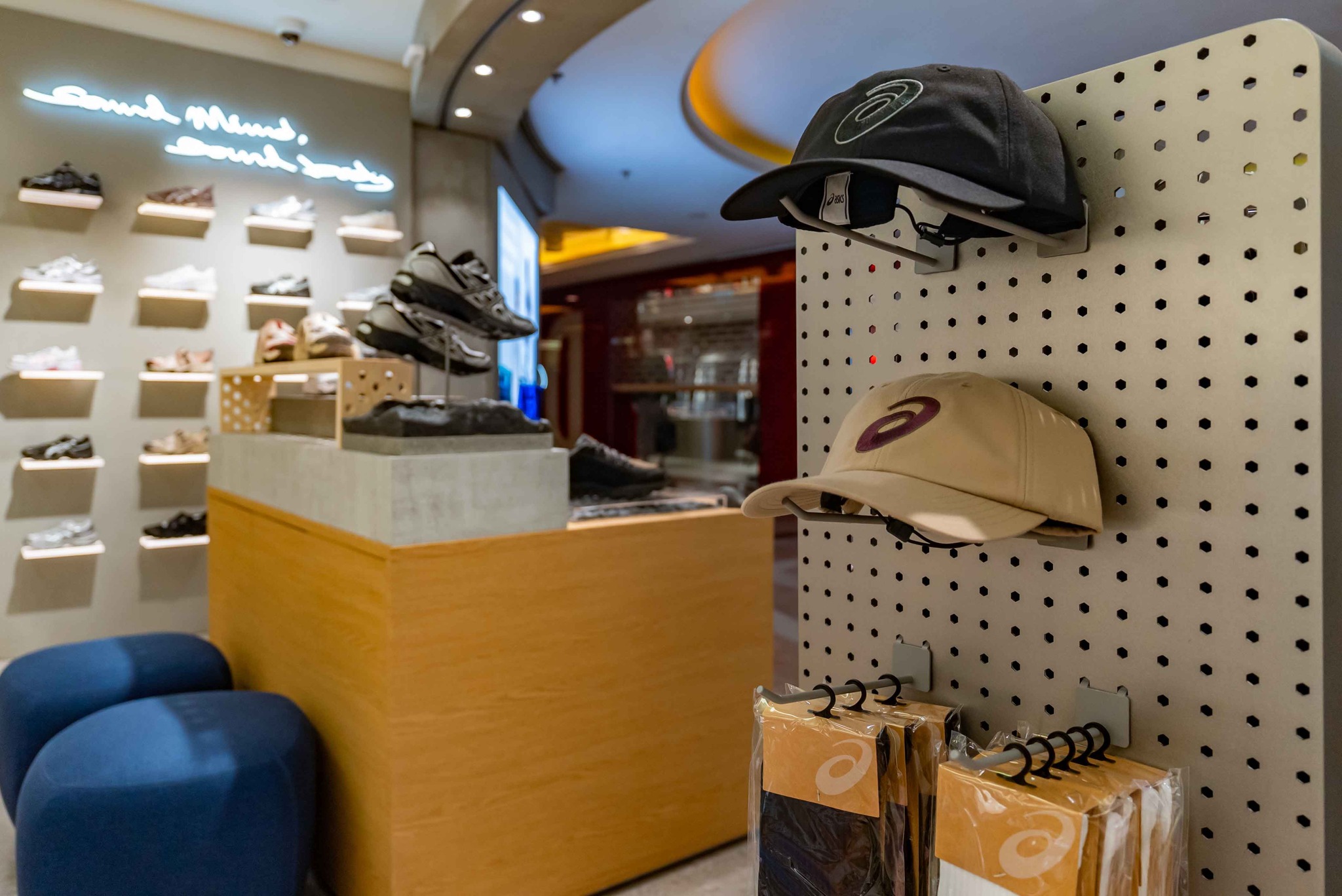 Harbour City — Spend HK$1,000+ in a single transaction and receive a free ASICS shoe bag while stocks last.