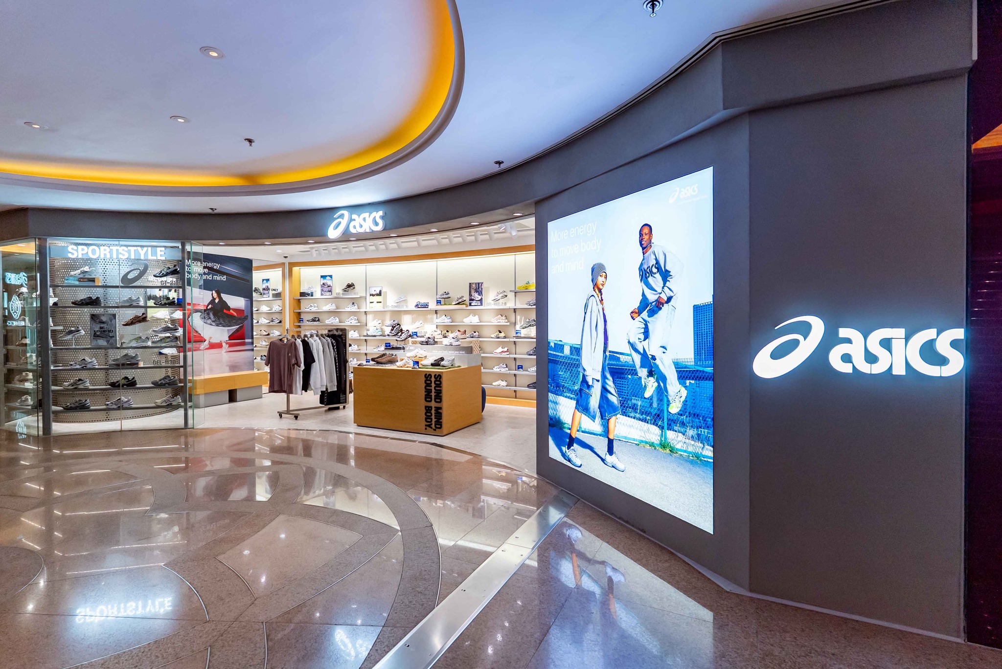 Harbour City — Spend HK$1,000+ in a single transaction and receive a free ASICS shoe bag while stocks last.