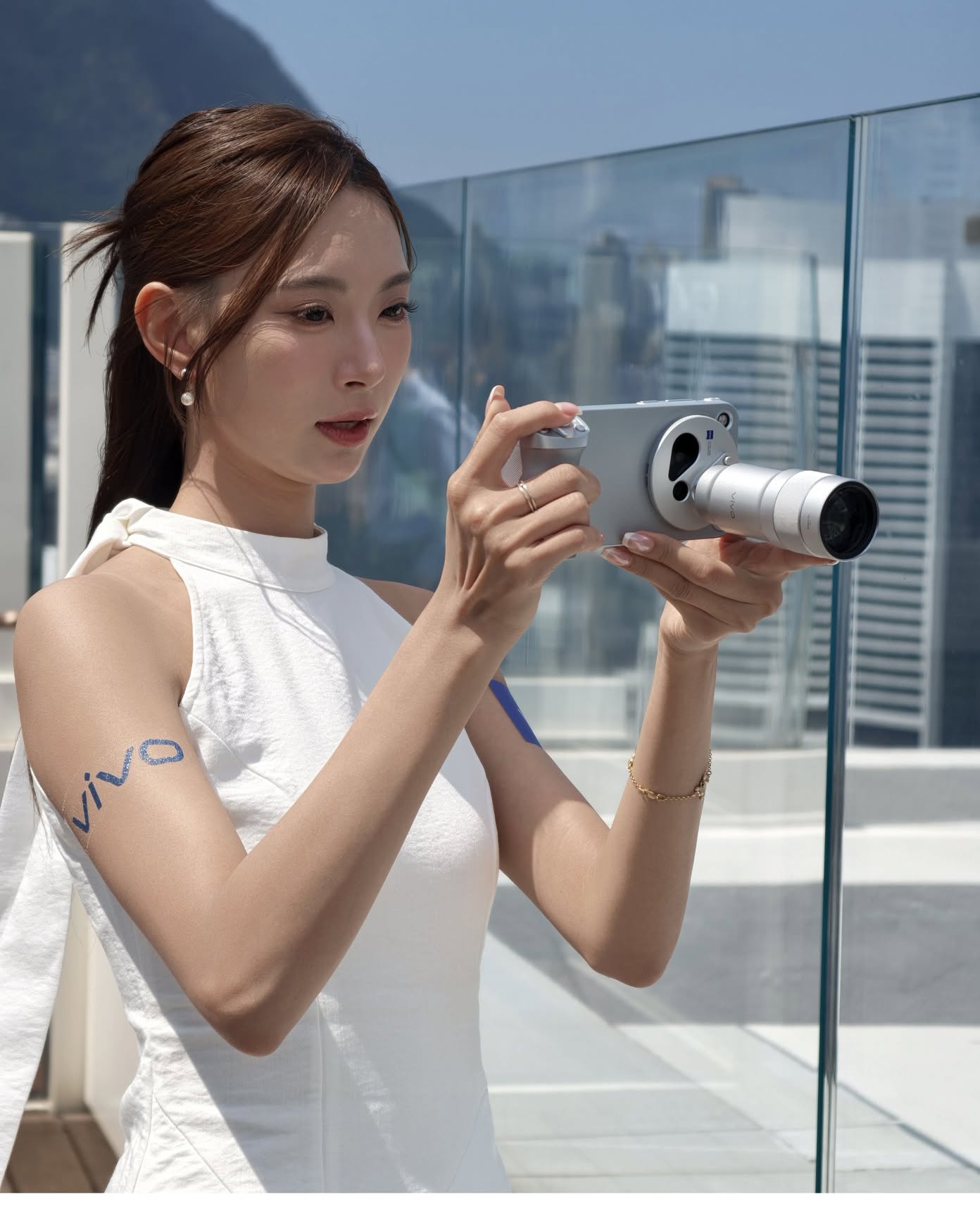 CSL — Purchase vivo X Fold6 or X500 Series and receive up to HK$3,600 gift bundle plus 10,000 HKT.AI points. Additional HK$200–650 discount with UnionPay card.