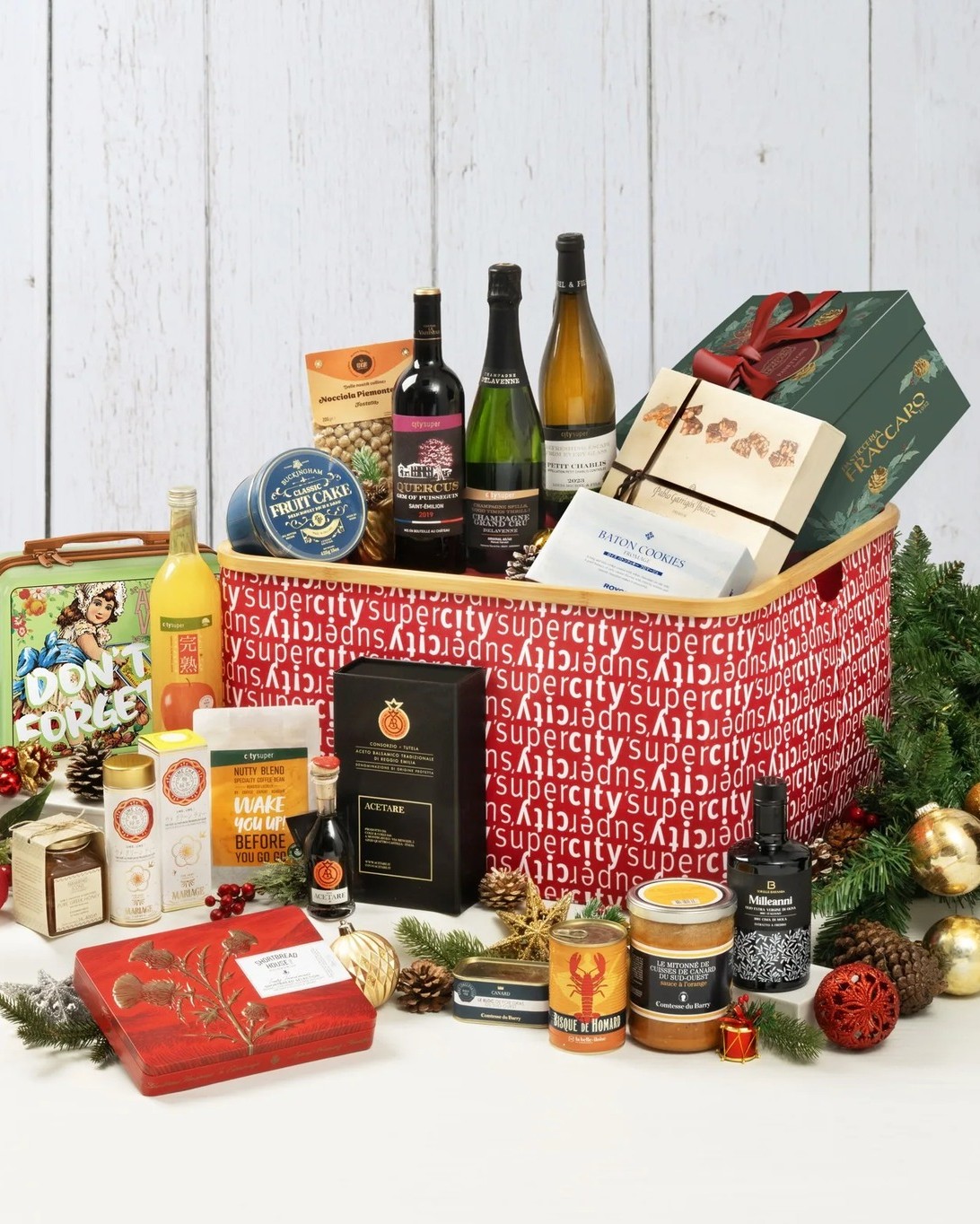 city'super — 15% off Christmas hampers (Oct 12 – Dec 6, 2026). Spend HK$3,000+ w/ early delivery to get HK$200 voucher.