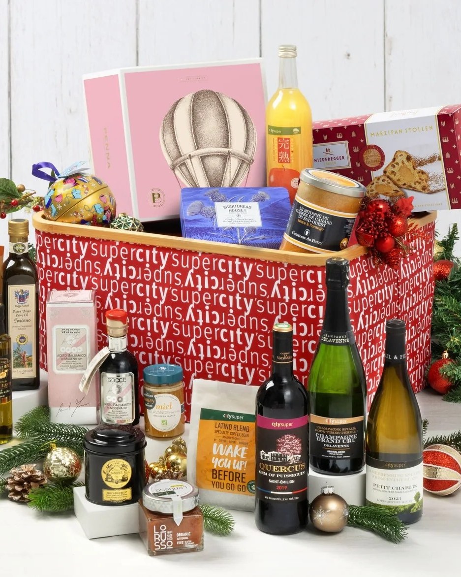city'super — 15% off Christmas hampers (Oct 12 – Dec 6, 2026). Spend HK$3,000+ w/ early delivery to get HK$200 voucher.
