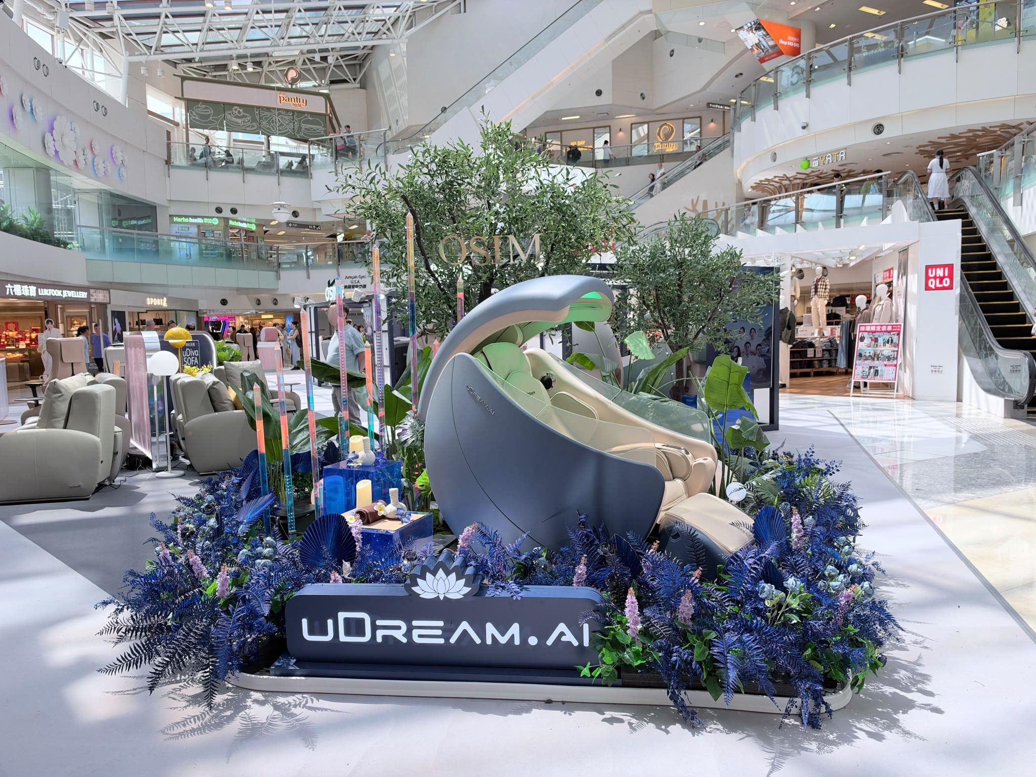 OSIM於新都會廣場舉辦展銷會，推出獨家限定優惠，展示uDream.AI新色及新產品。