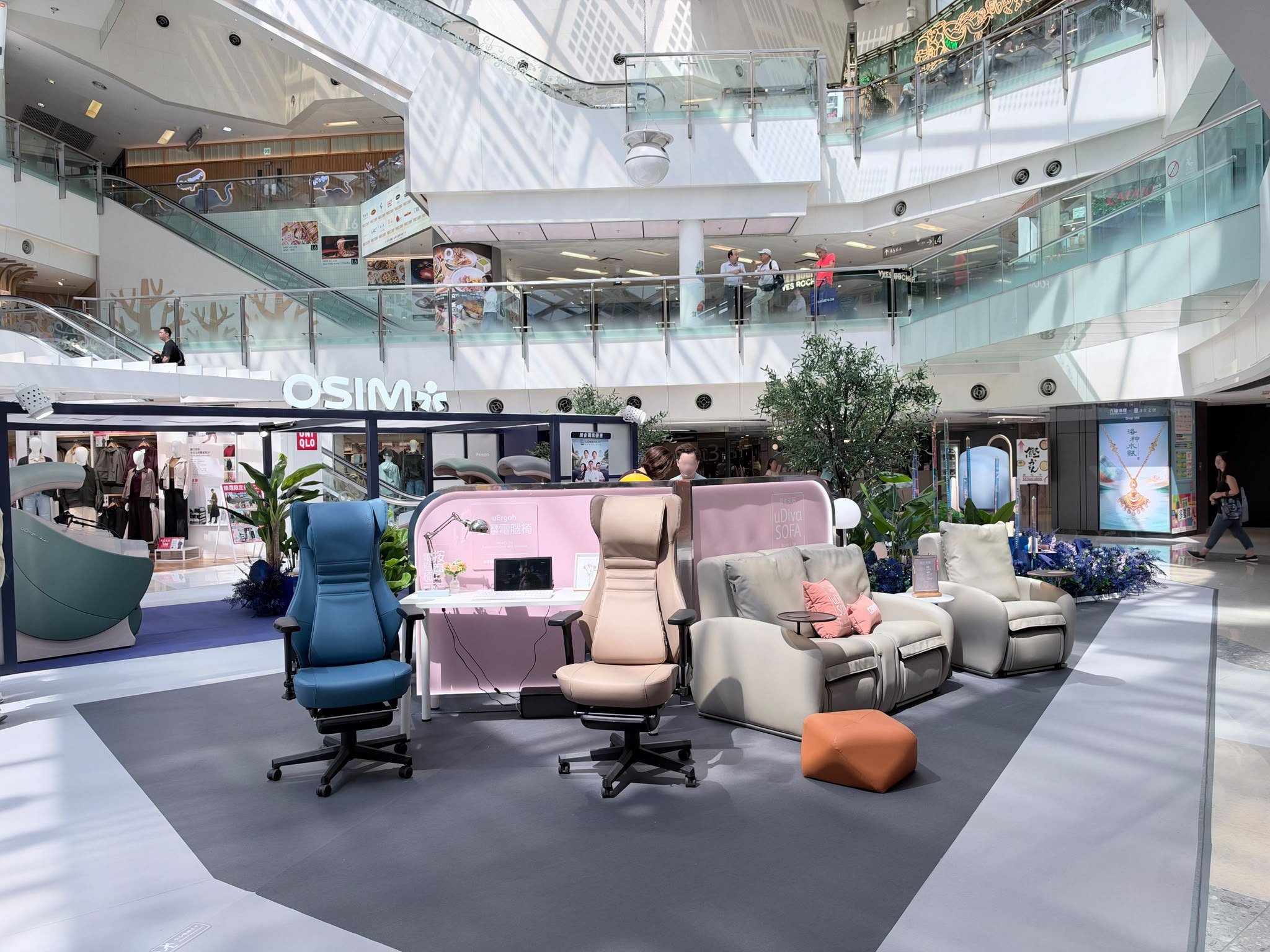 OSIM於新都會廣場舉辦展銷會，推出獨家限定優惠，展示uDream.AI新色及新產品。