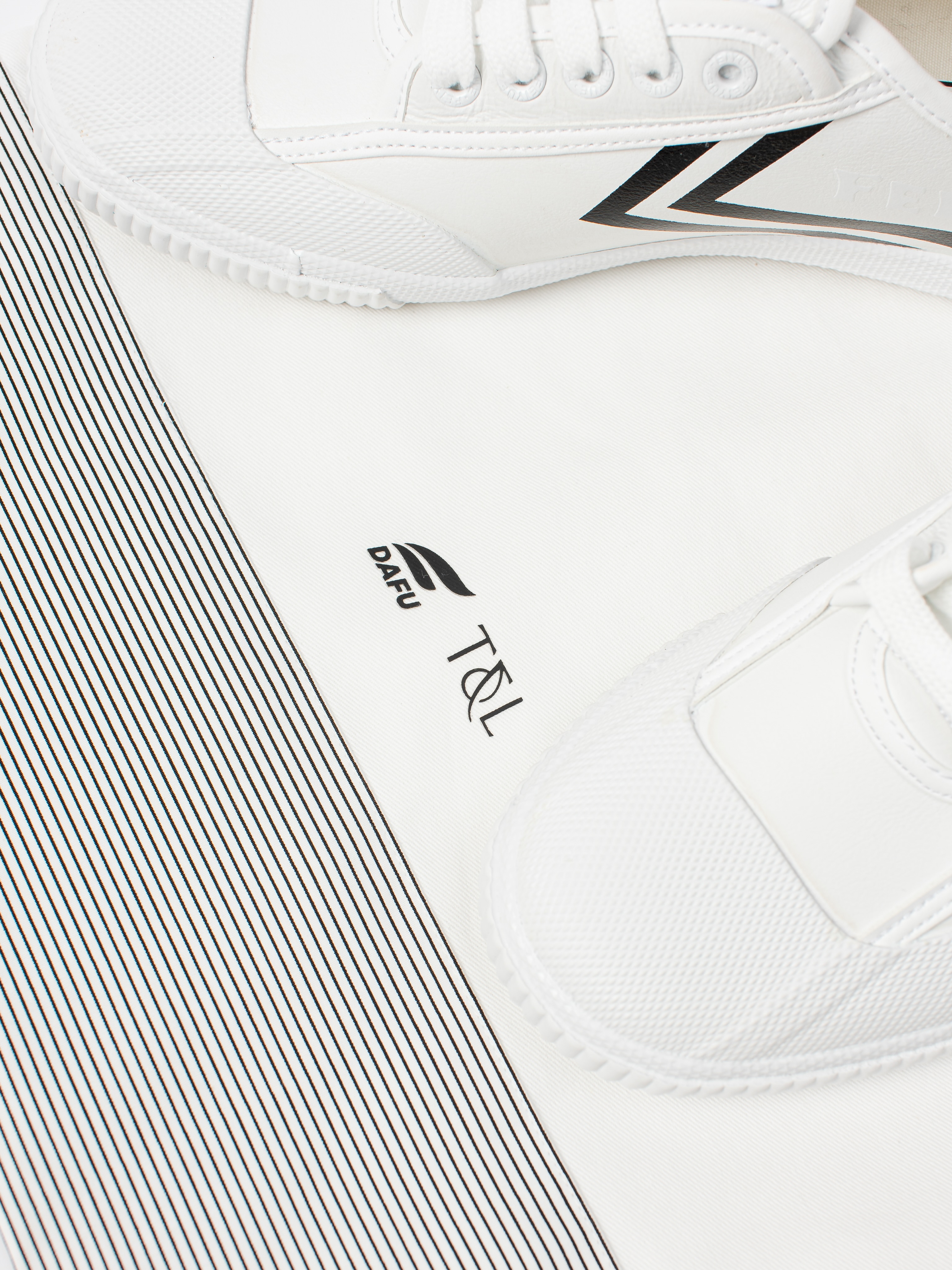 Get a limited edition sustainable shoe bag free with DAFU PLUS purchase (HK$899+), or add it for HK$45 with other DAFU styles.