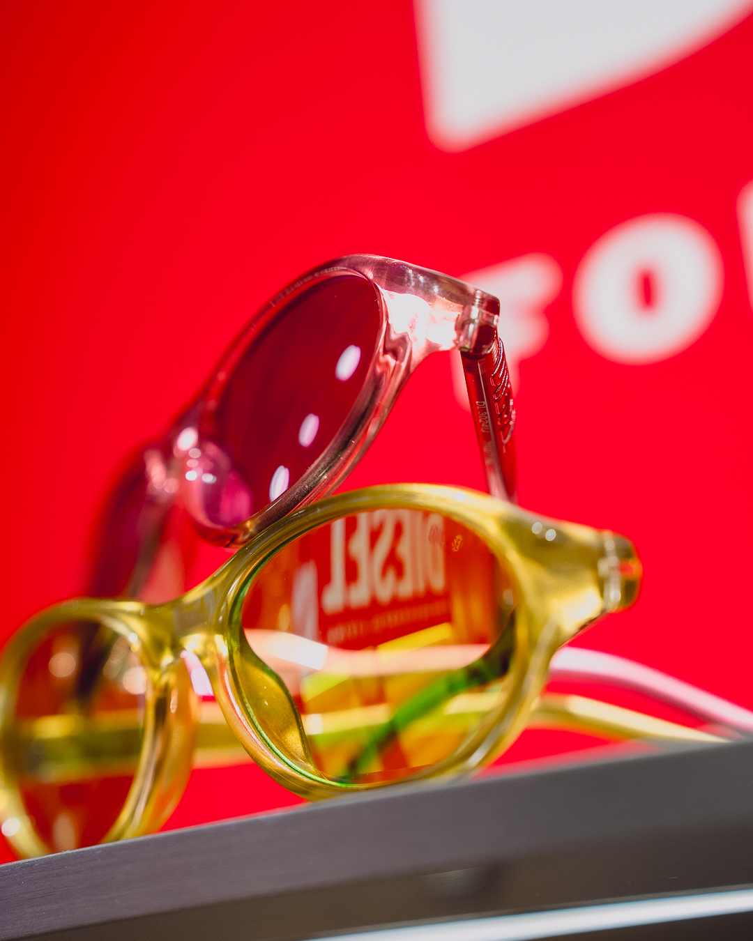 egg — Buy DIESEL eyewear and receive a complimentary gift (while stocks last).