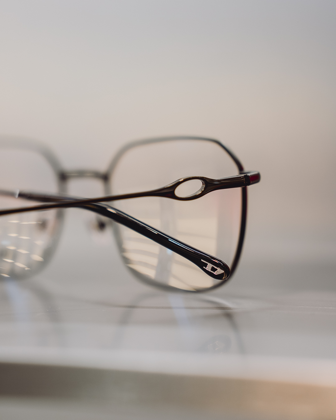 egg — Buy DIESEL eyewear and receive a complimentary gift (while stocks last).