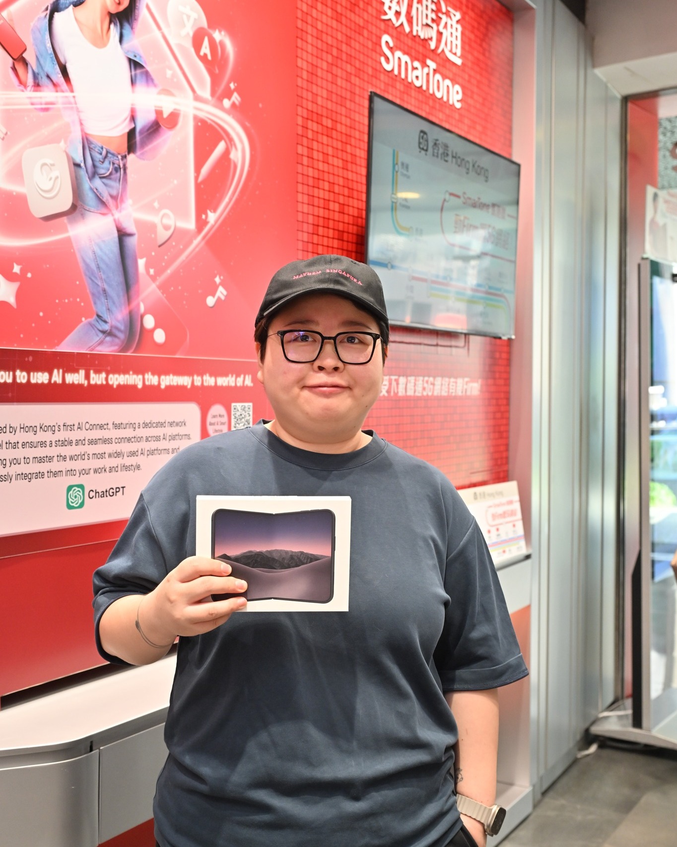 smartone — iPhone Duo with up to HK$4,000 off device price on SmarTone 5G plans, plus up to HK$6,700 trade-in credit, free screen protection, HK$500 iPad/accessory discount, and 36-month interest-free installment on Apple Watch.