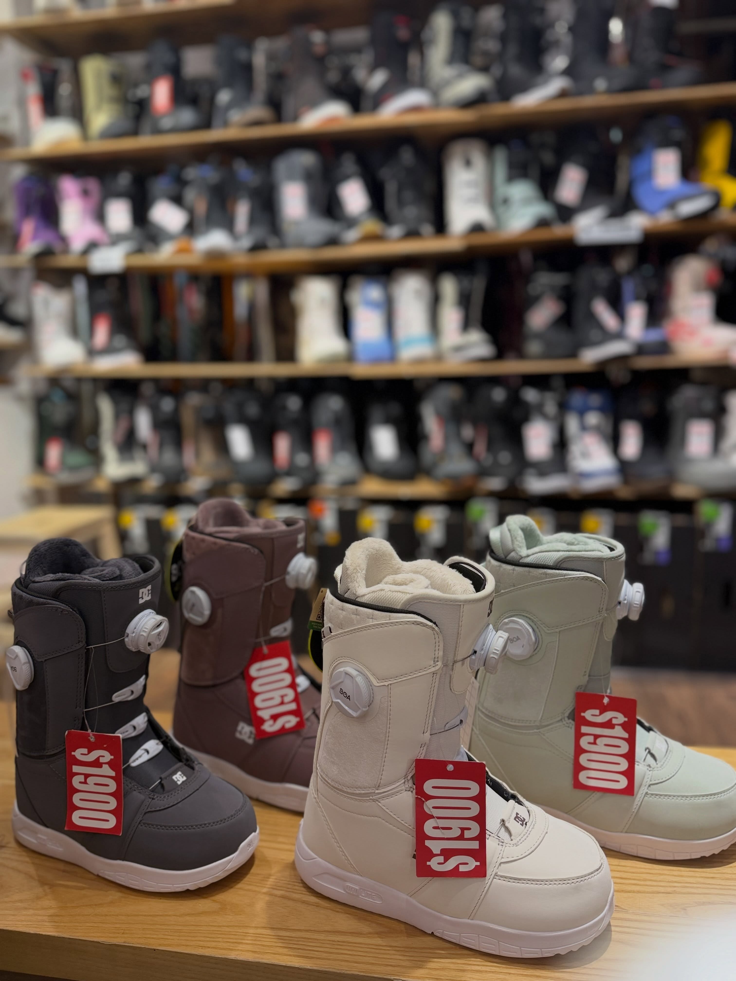 Snow boots on sale at Island Wake Causeway Bay store. Visit in-store to try and select your size.