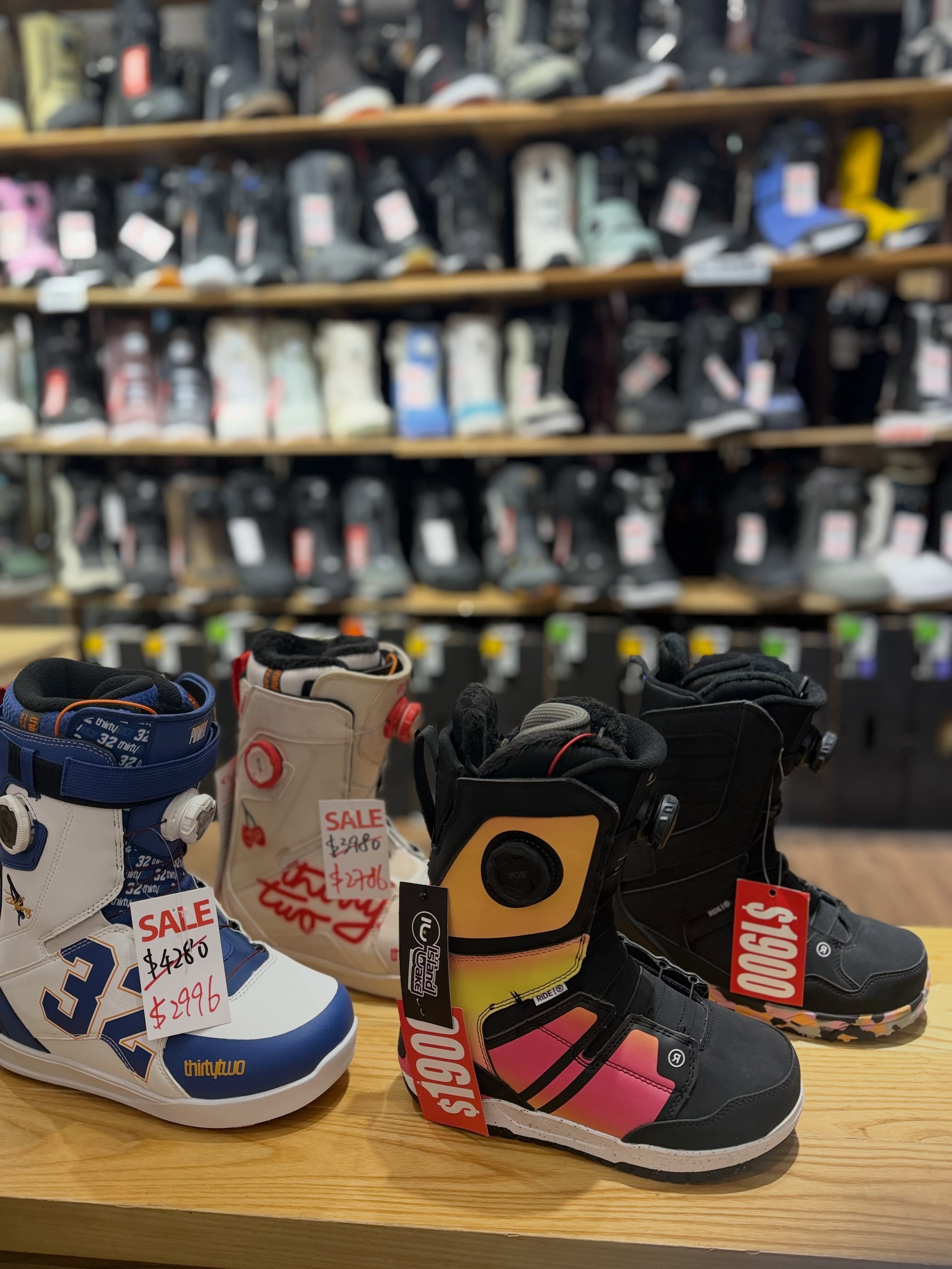 island wake — Snow boots on sale at Island Wake Causeway Bay store. Visit in-store to try and select your size.