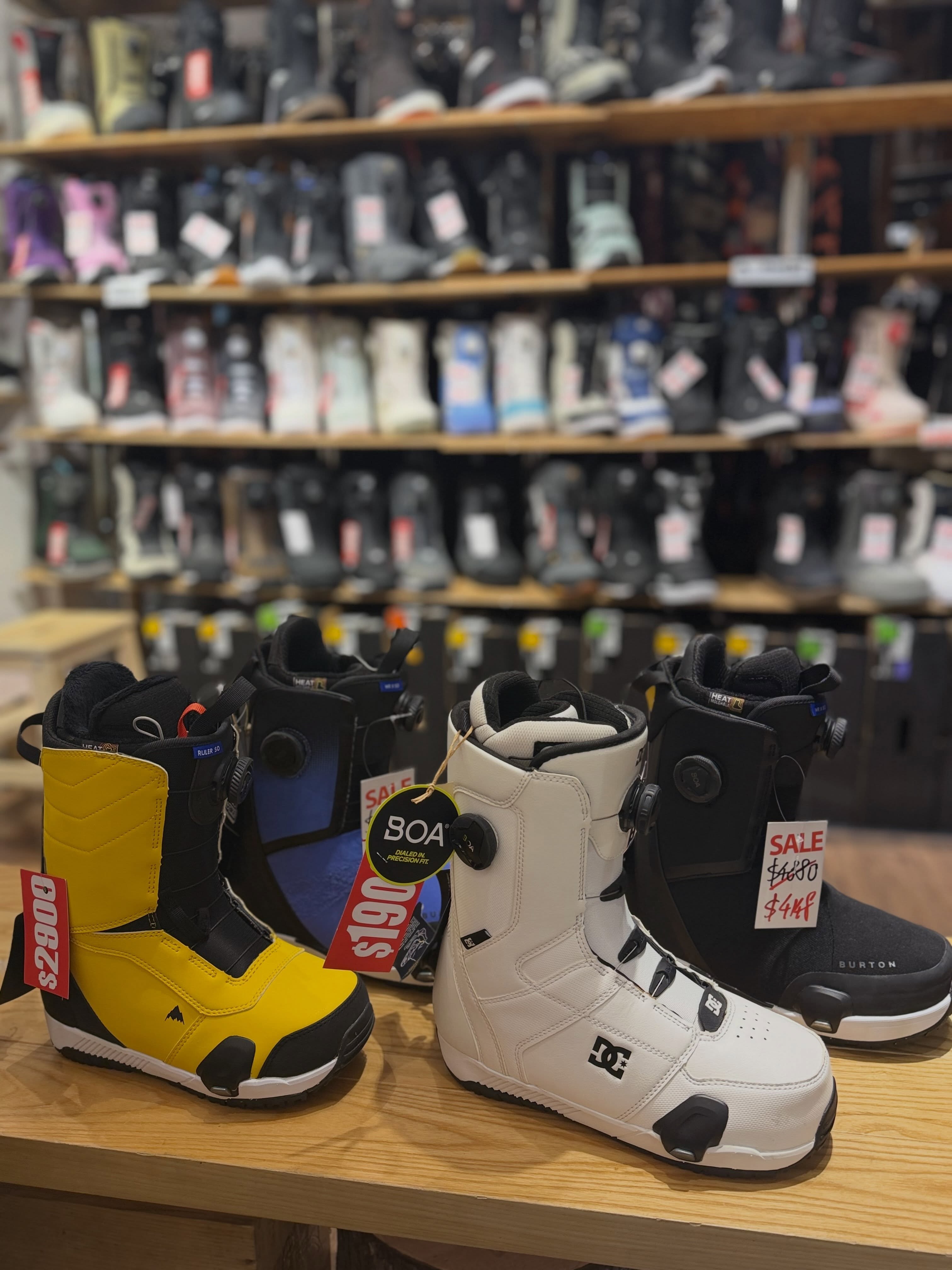 island wake — Snow boots on sale at Island Wake Causeway Bay store. Visit in-store to try and select your size.