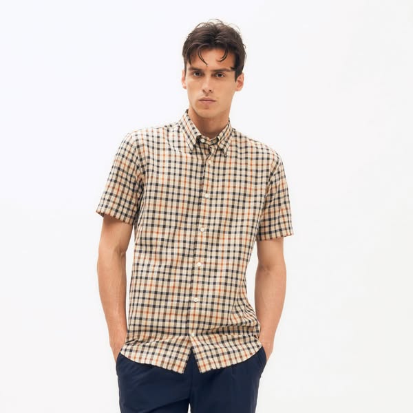daks: Up to 60% off with tiered discounts on outlet items buying multiples
