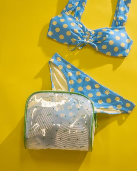 aerie: Spend HKD 1,088 at Aerie stores to get a free swimwear pouch