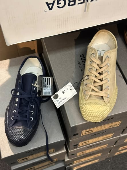 Times Square Bazaar — Summer warehouse sale on imported Japanese umbrellas, raincoats, and scarves from HK$90, plus discounts on fashion, shoes, and bags from multiple brands.