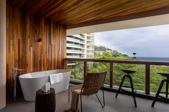 Trip.com — First stay from HK$748/night including double breakfast at Meri beachfront hotel in Shenzhen.