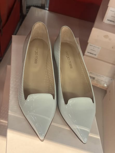 Times Square Bazaar — Sergio Rossi footwear from 85% off, prices from HK$700 to HK$1,500. Limited-time warehouse sale event.